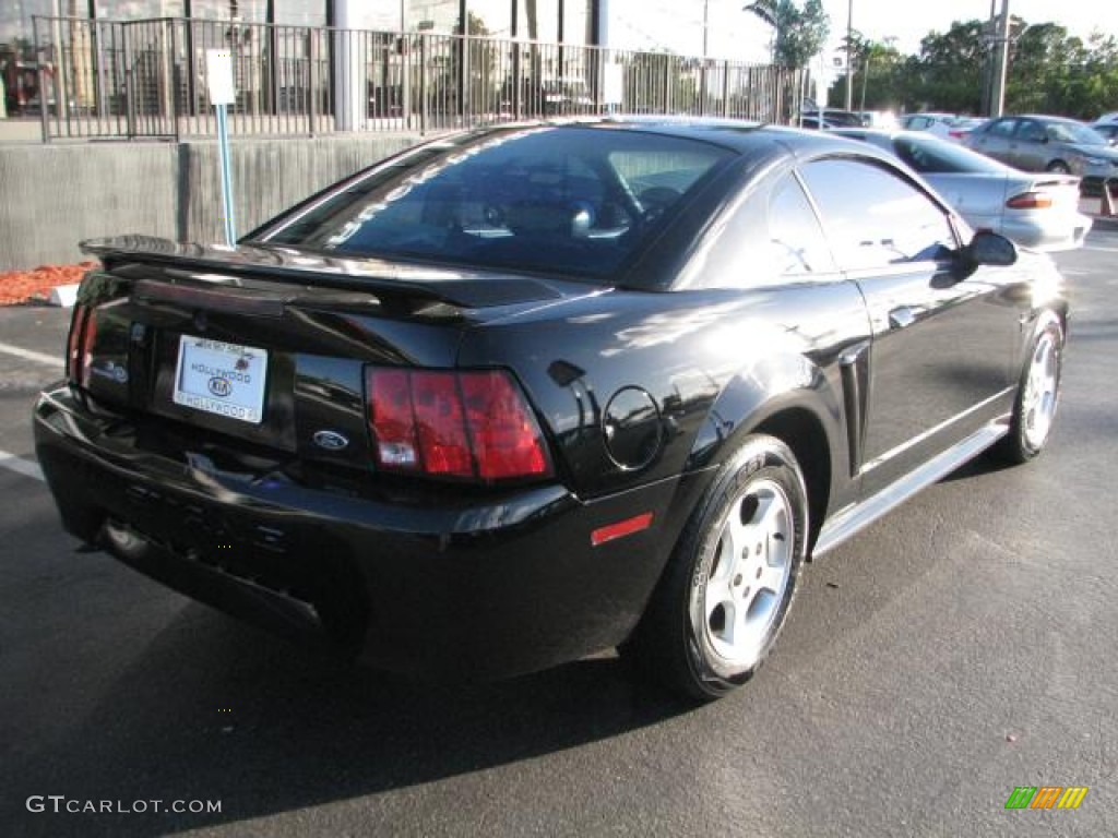 2001 Mustang V6 Coupe - Black / Medium Graphite photo #9