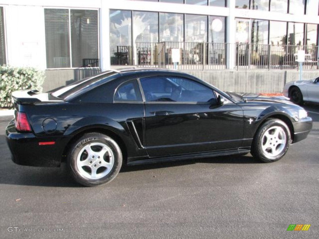 2001 Mustang V6 Coupe - Black / Medium Graphite photo #10