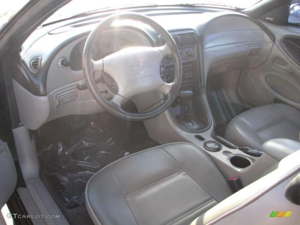 2001 Mustang V6 Coupe - Black / Medium Graphite photo #17