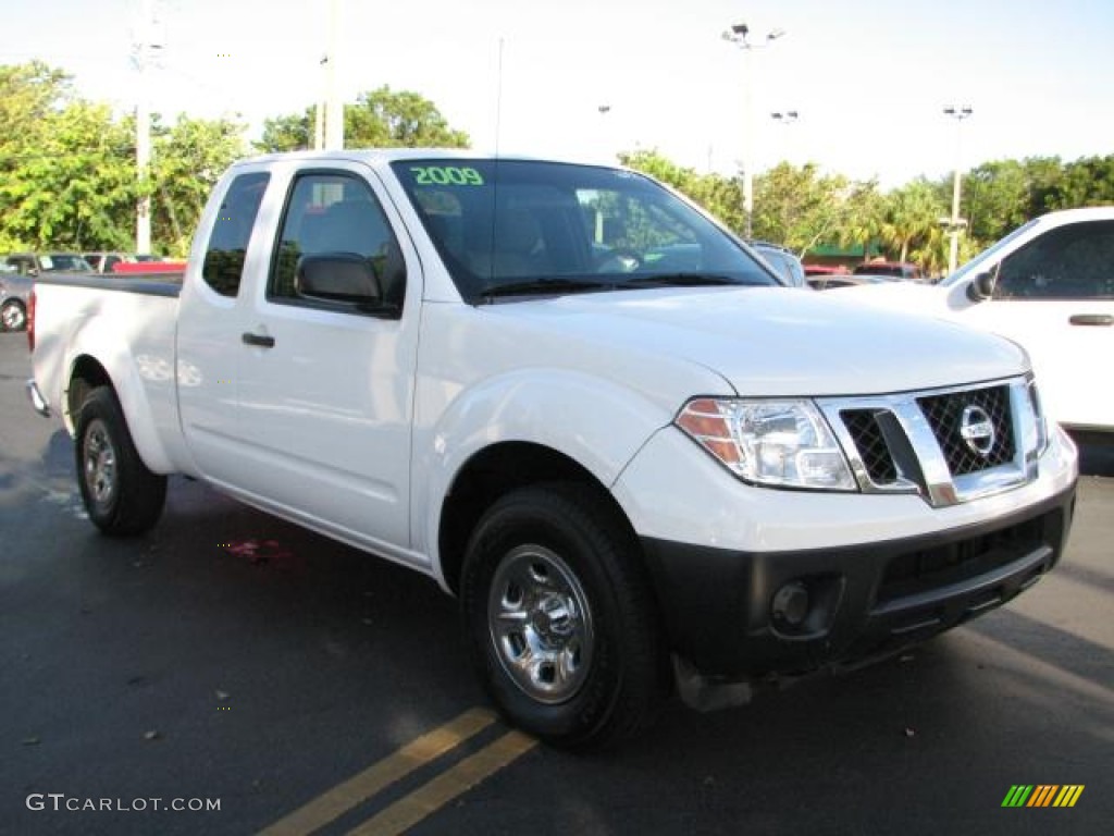 2009 Frontier XE King Cab - Avalanche White / Steel photo #1