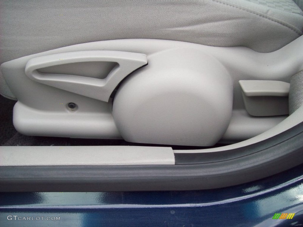 2010 Cobalt LT Sedan - Imperial Blue Metallic / Gray photo #14