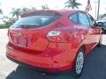 Race Red - Focus SE 5-Door Photo No. 6