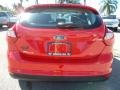 Race Red - Focus SE 5-Door Photo No. 7