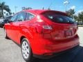 Race Red - Focus SE 5-Door Photo No. 9