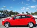 Race Red - Focus SE 5-Door Photo No. 12