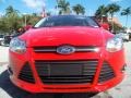Race Red - Focus SE 5-Door Photo No. 15