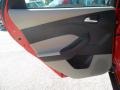Race Red - Focus SE 5-Door Photo No. 19