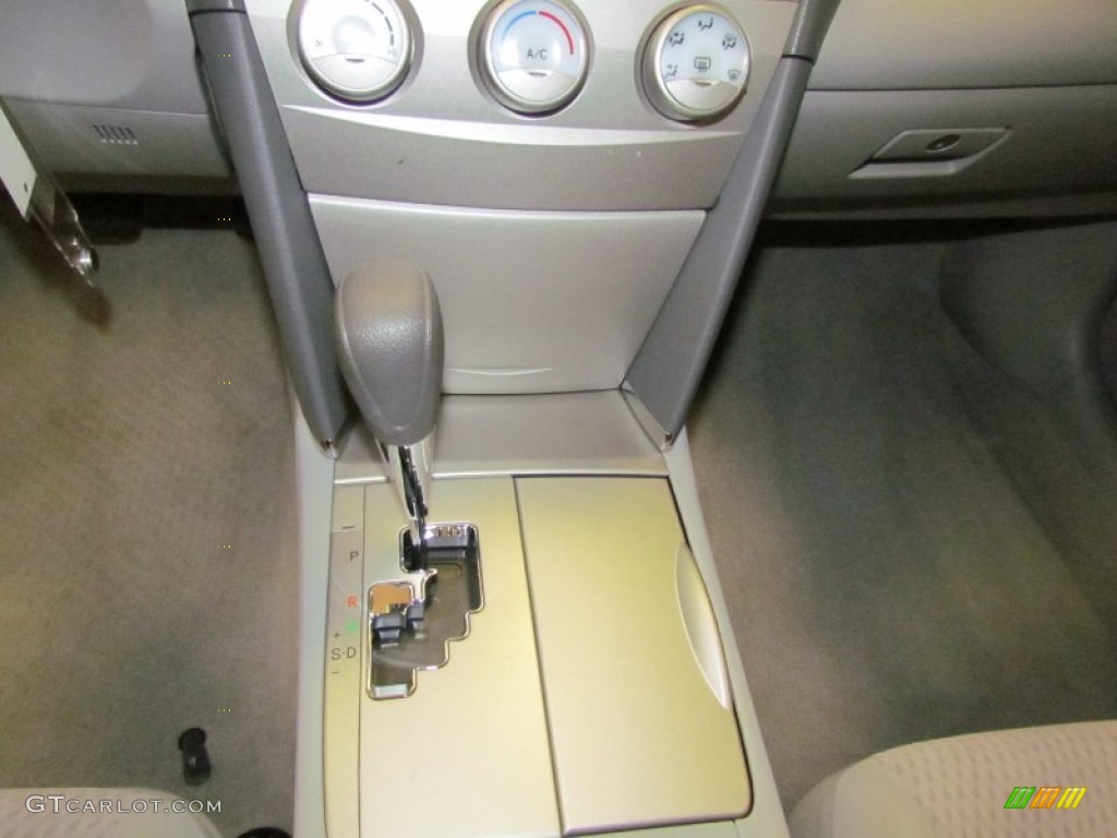2011 Camry LE - Spruce Green Mica / Ash photo #18