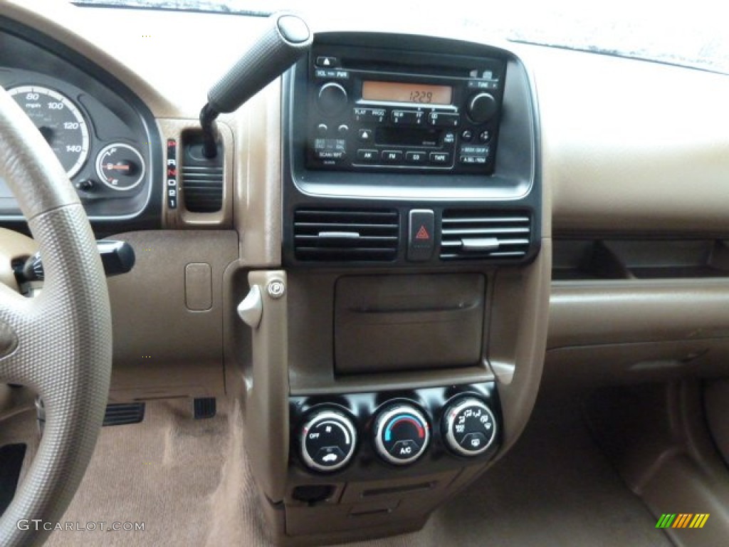 2004 Honda CR-V LX 4WD Controls Photos