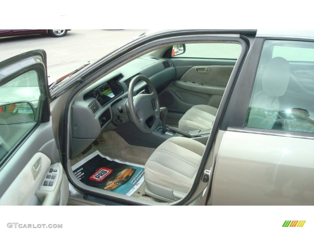 1999 Camry CE - Cashmere Beige Metallic / Oak photo #5