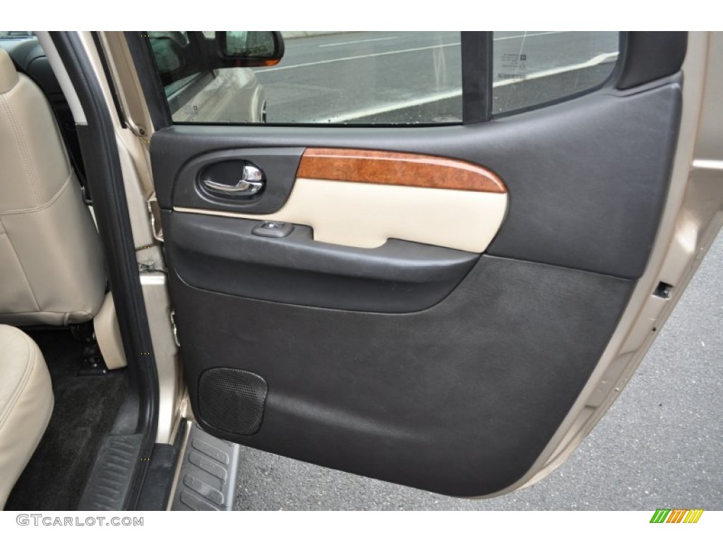 2005 Isuzu Ascender S 4x4 Dark Gray/Light Gray Door Panel Photo #56904964