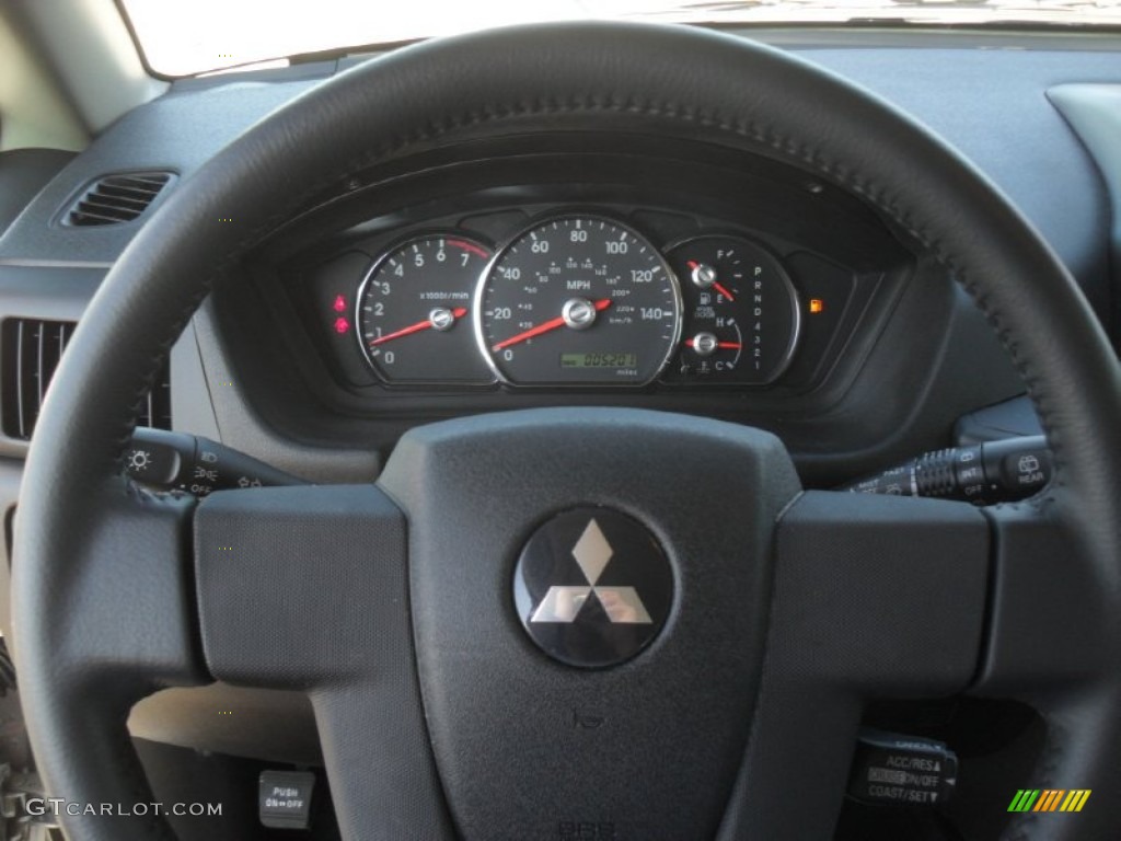 2011 Endeavor SE AWD - Quick Silver Metallic / Black photo #14