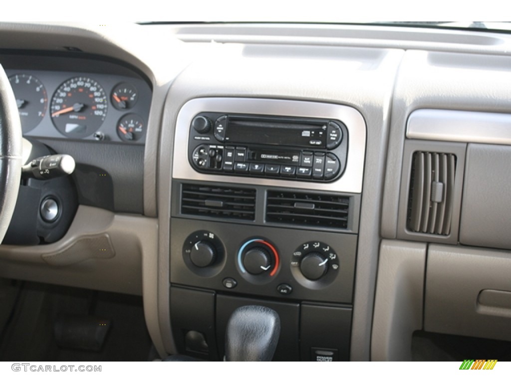 2002 Grand Cherokee Laredo 4x4 - Inferno Red Tinted Pearlcoat / Dark Slate Gray/Light Slate Gray photo #11