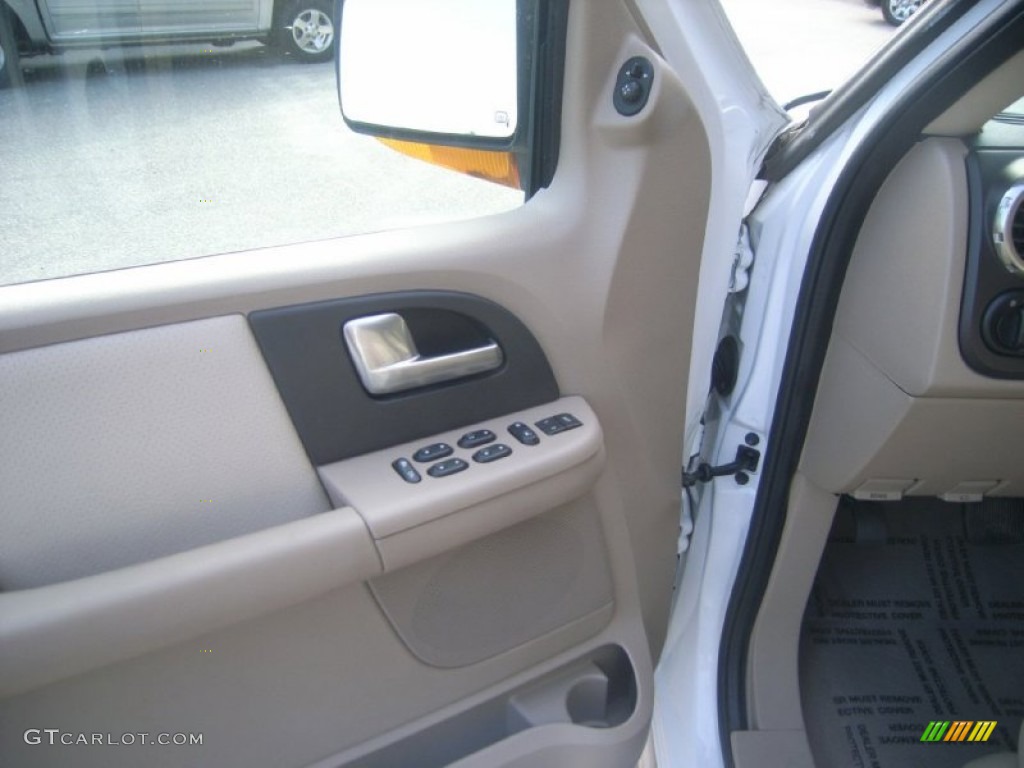 2003 Expedition Eddie Bauer 4x4 - Oxford White / Medium Parchment photo #25