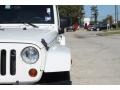 Stone White - Wrangler Unlimited Sahara 4x4 Photo No. 12