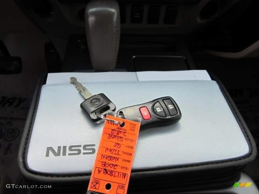 2008 Nissan Titan SE Crew Cab Keys Photos