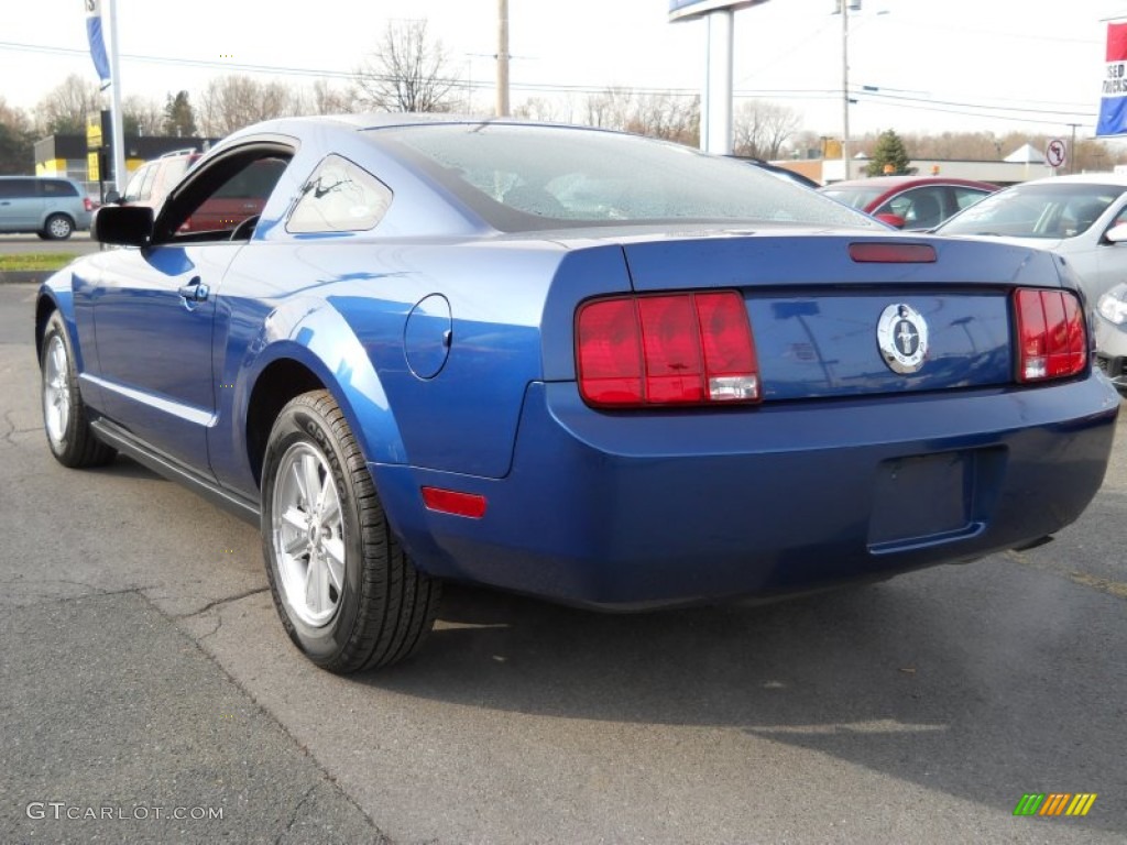 2006 Mustang V6 Deluxe Coupe - Vista Blue Metallic / Dark Charcoal photo #3