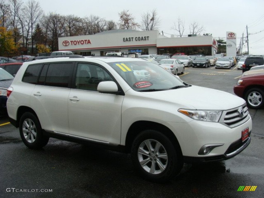 2011 Highlander SE 4WD - Blizzard White Pearl / Sand Beige photo #1