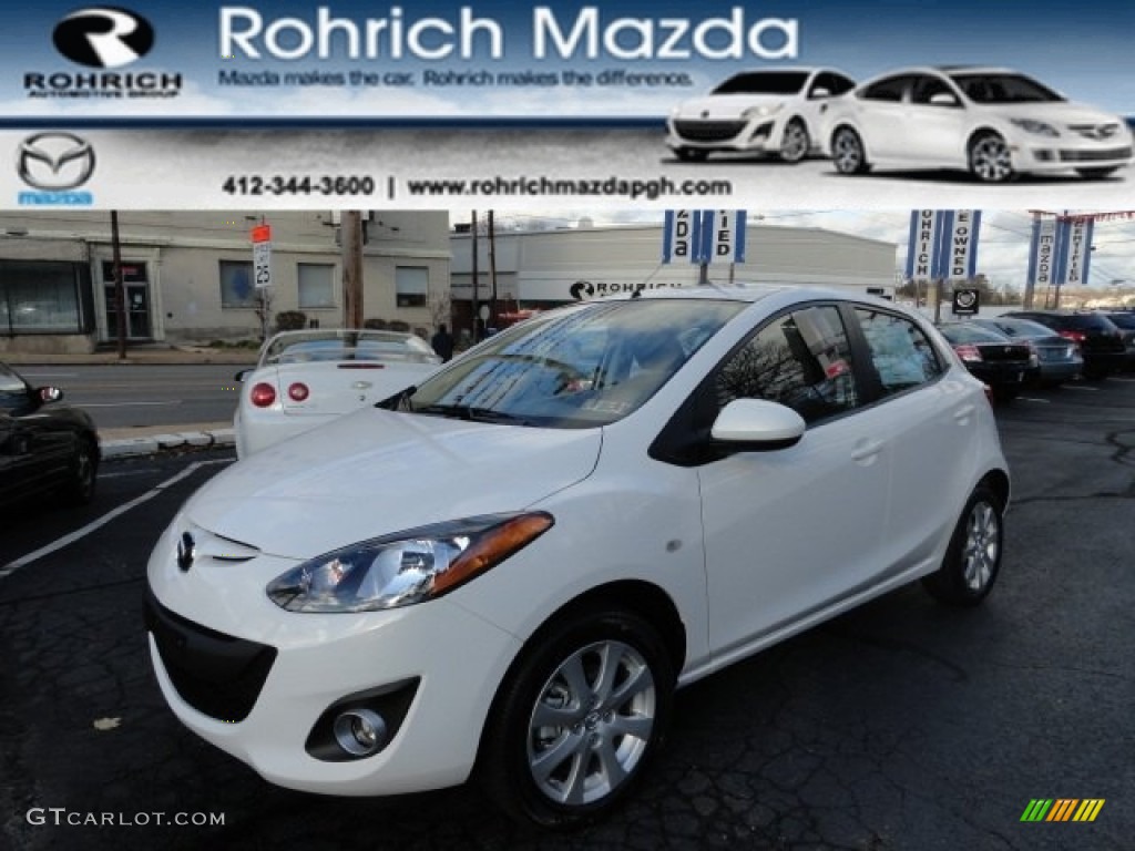 Crystal White Pearl Mica Mazda MAZDA2