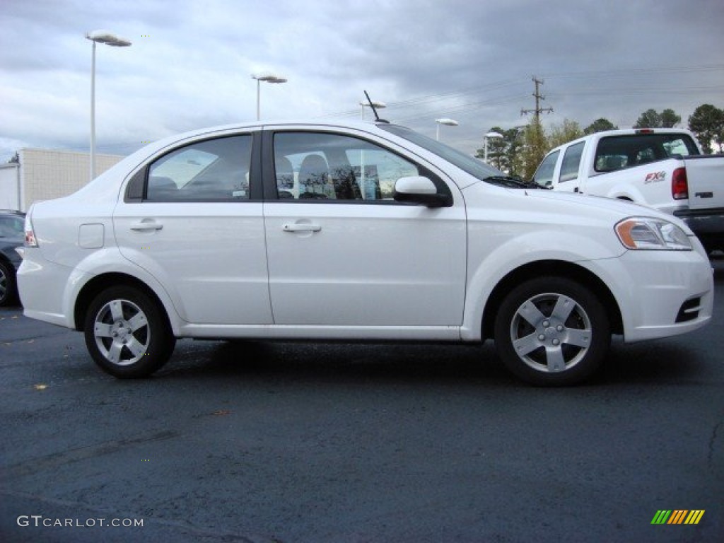 2010 Aveo LT Sedan - Summit White / Charcoal photo #3