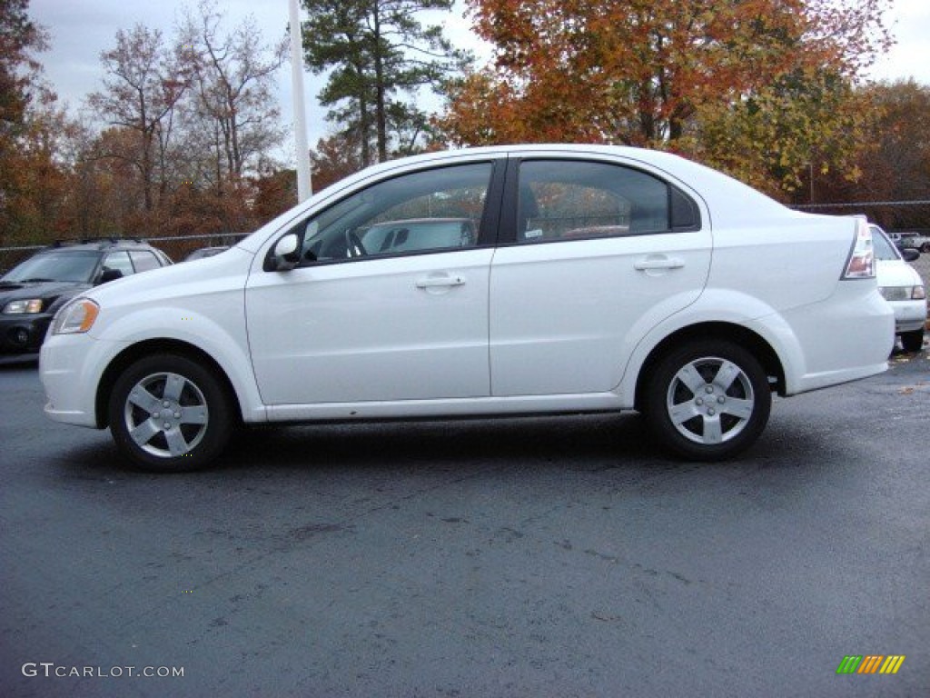 2010 Aveo LT Sedan - Summit White / Charcoal photo #6