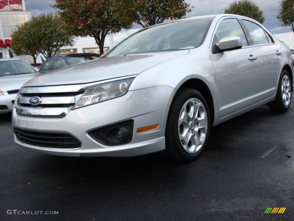 2010 Fusion SE V6 - Brilliant Silver Metallic / Medium Light Stone photo #9