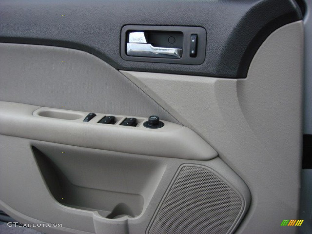 2010 Fusion SE V6 - Brilliant Silver Metallic / Medium Light Stone photo #14