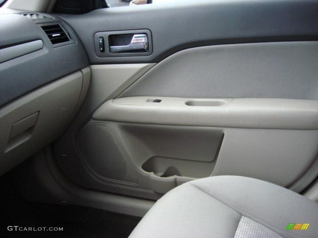 2010 Fusion SE V6 - Brilliant Silver Metallic / Medium Light Stone photo #20