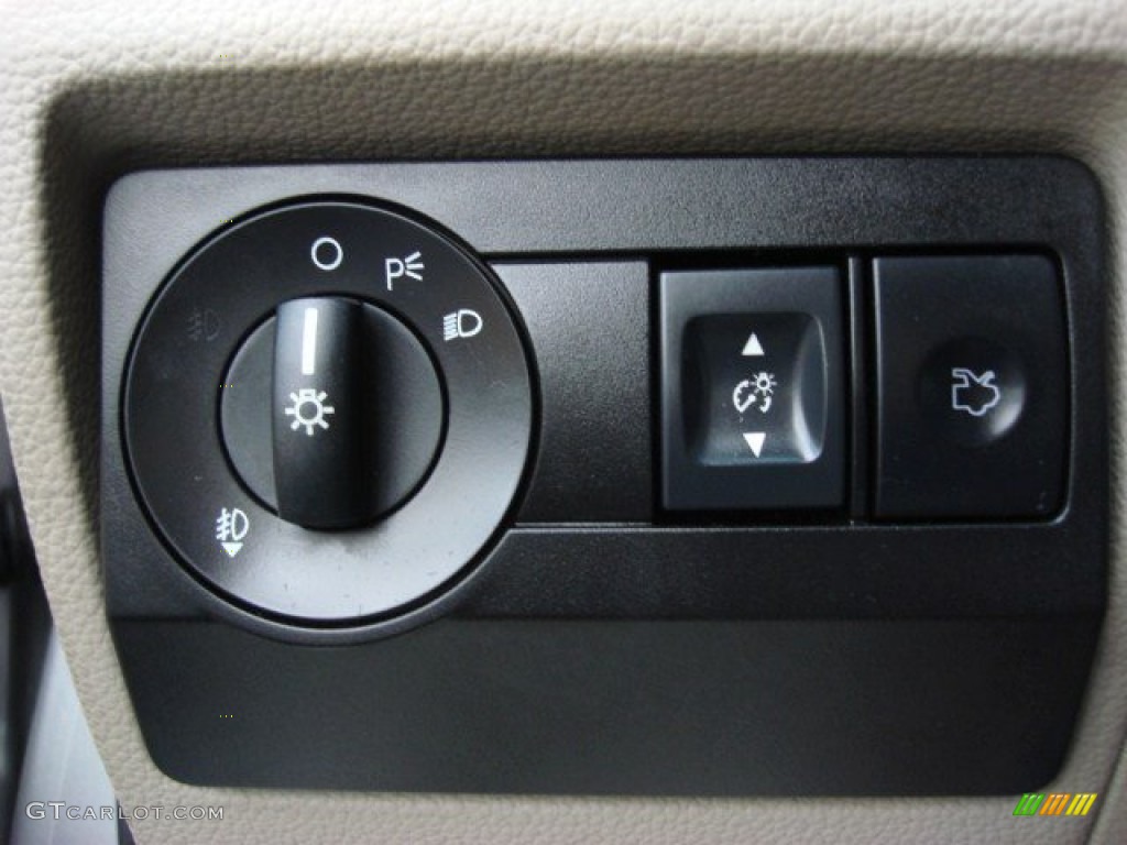 2010 Fusion SE V6 - Brilliant Silver Metallic / Medium Light Stone photo #24