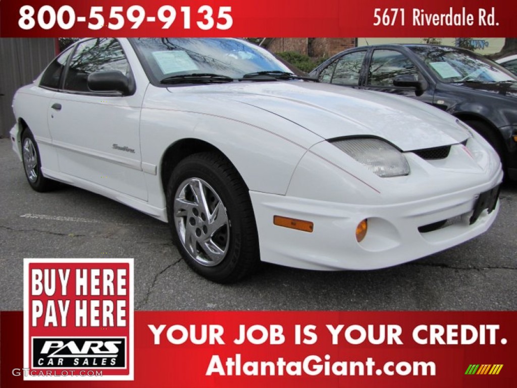 2002 Sunfire SE Coupe - Arctic White / Taupe photo #4