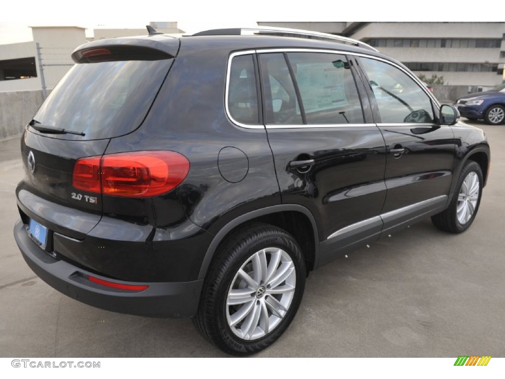2012 Tiguan SE - Deep Black Metallic / Beige photo #6