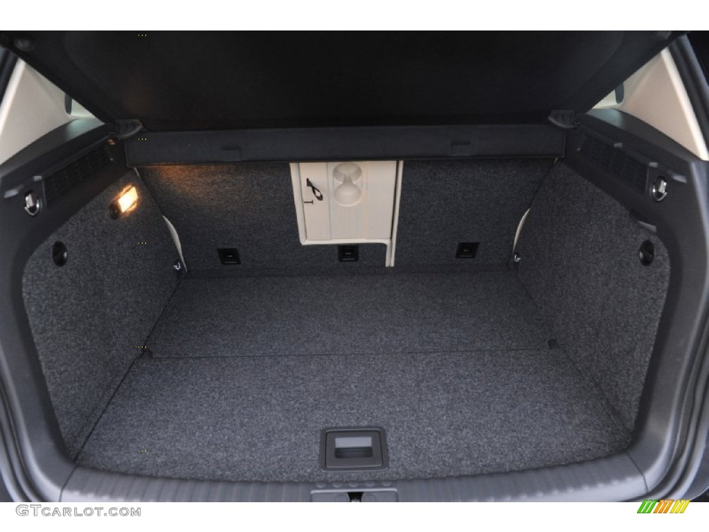2012 Tiguan SE - Deep Black Metallic / Beige photo #23