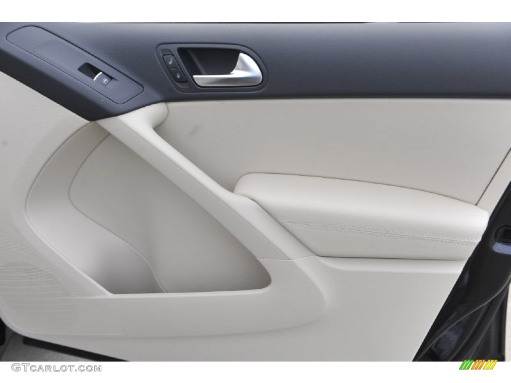 2012 Tiguan SE - Deep Black Metallic / Beige photo #24