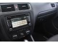 Black - Jetta SE Sedan Photo No. 11