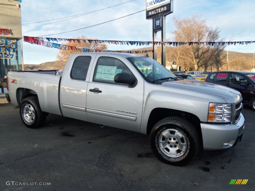2011 Silverado 1500 LT Extended Cab 4x4 - Sheer Silver Metallic / Ebony photo #3