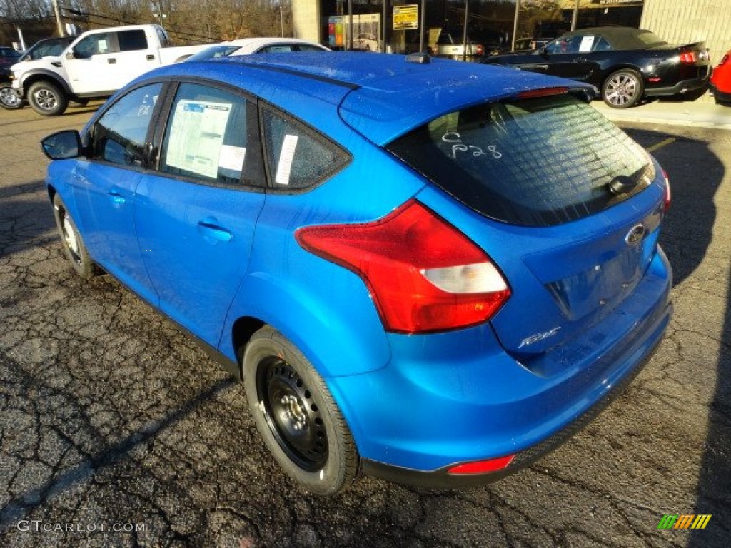 2012 Focus SE 5-Door - Blue Candy Metallic / Charcoal Black photo #2