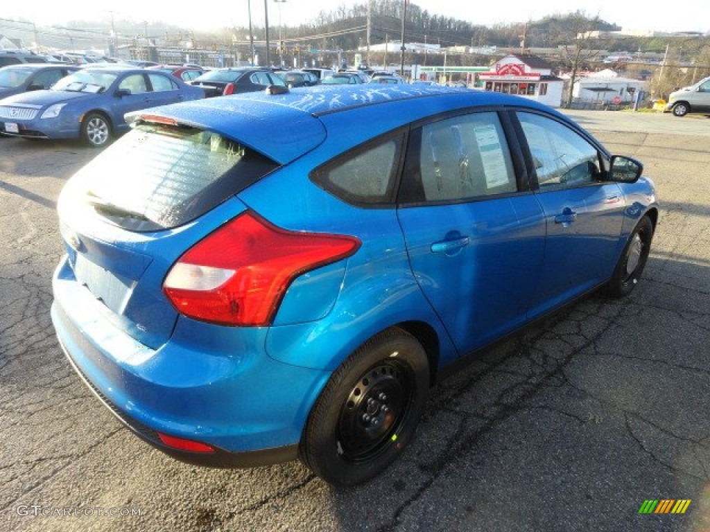 2012 Focus SE 5-Door - Blue Candy Metallic / Charcoal Black photo #4