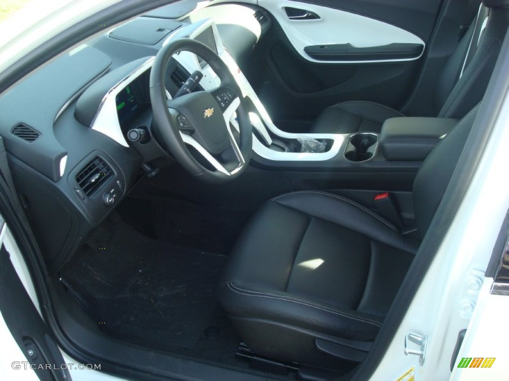 2012 Volt Hatchback - Summit White / Jet Black/Ceramic White Accents photo #2