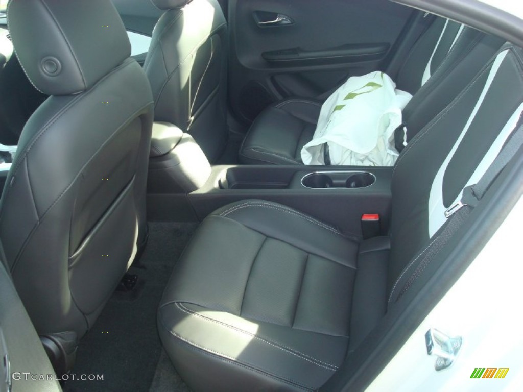 2012 Volt Hatchback - Summit White / Jet Black/Ceramic White Accents photo #3