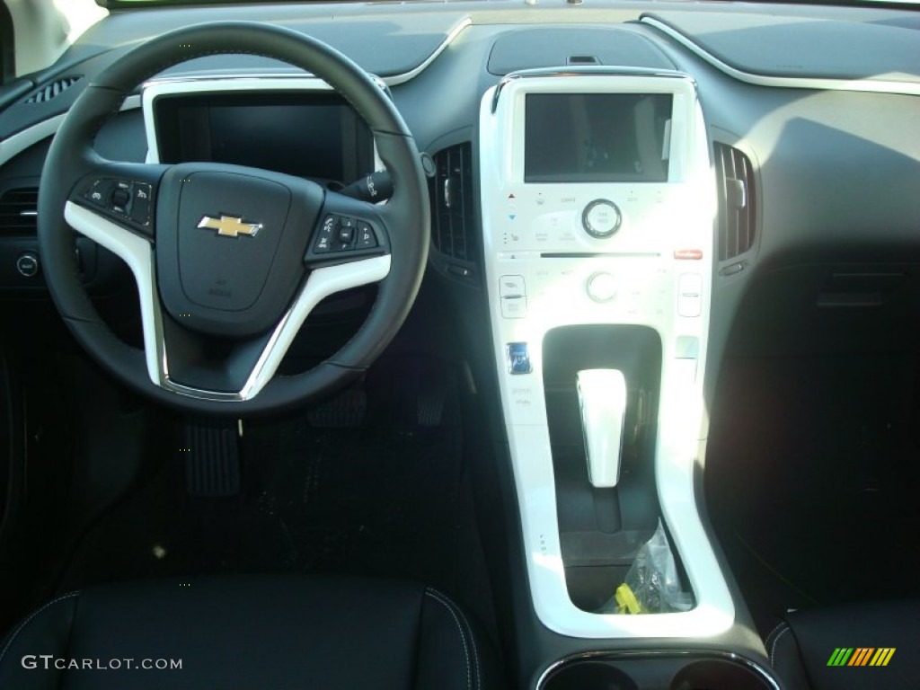 2012 Volt Hatchback - Summit White / Jet Black/Ceramic White Accents photo #4