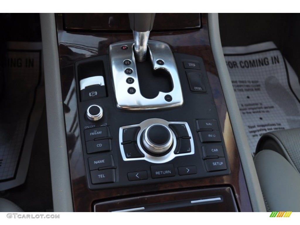 2006 Audi A8 4.2 quattro Controls Photo #56960423