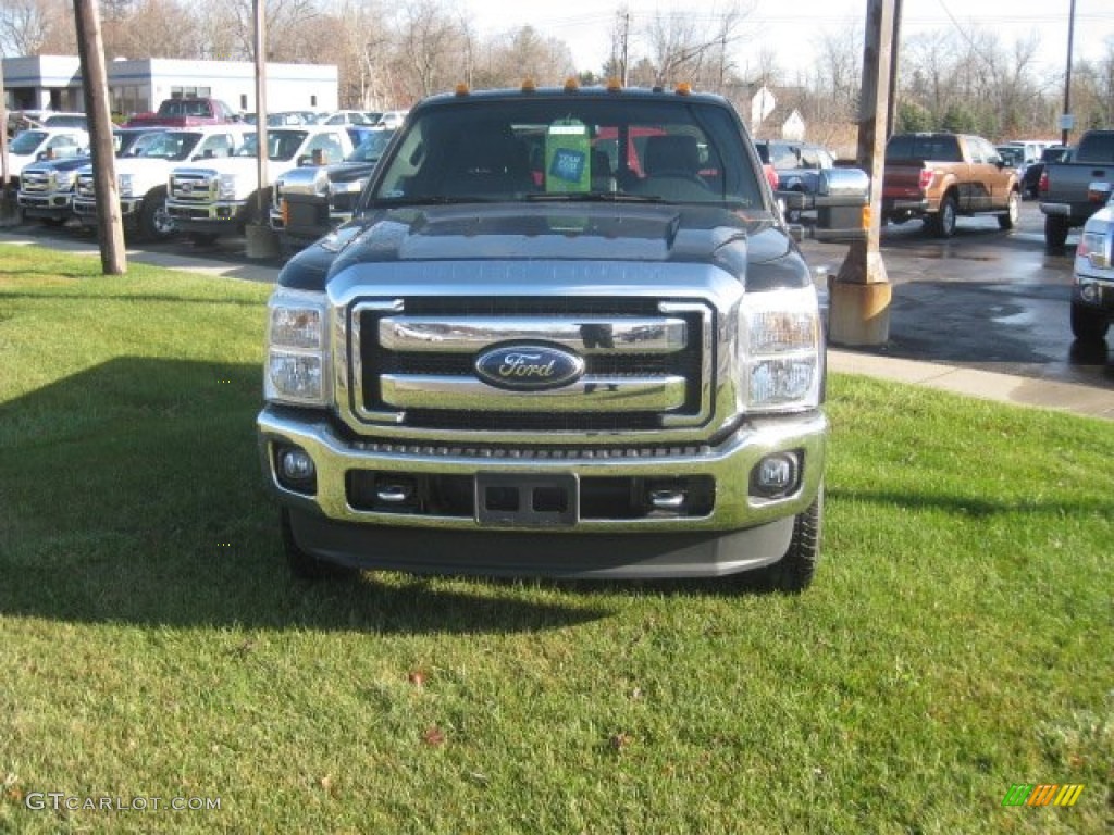 2012 F350 Super Duty Lariat Crew Cab 4x4 - Black / Black photo #2