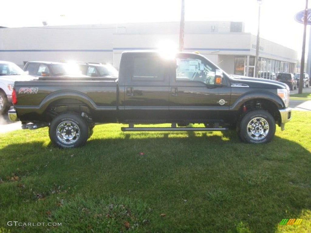 2012 F350 Super Duty Lariat Crew Cab 4x4 - Black / Black photo #4