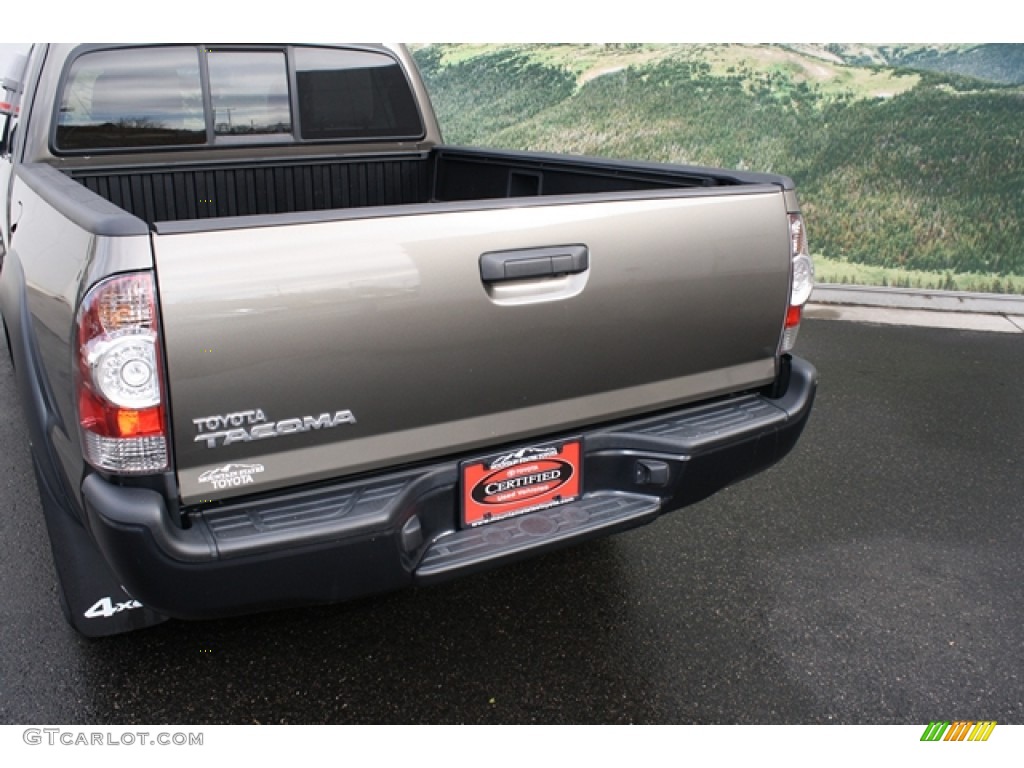 2009 Tacoma Access Cab 4x4 - Pyrite Brown Mica / Graphite Gray photo #19