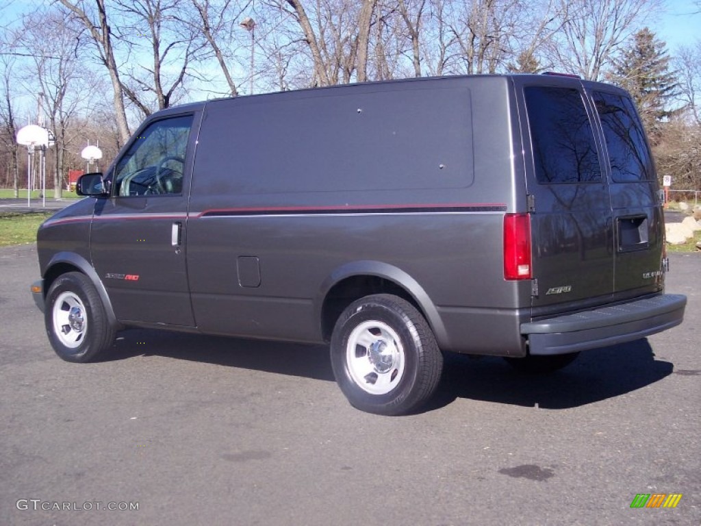 2002 Astro AWD Commercial Van - Medium Charcoal Gray Metallic / Neutral photo #6