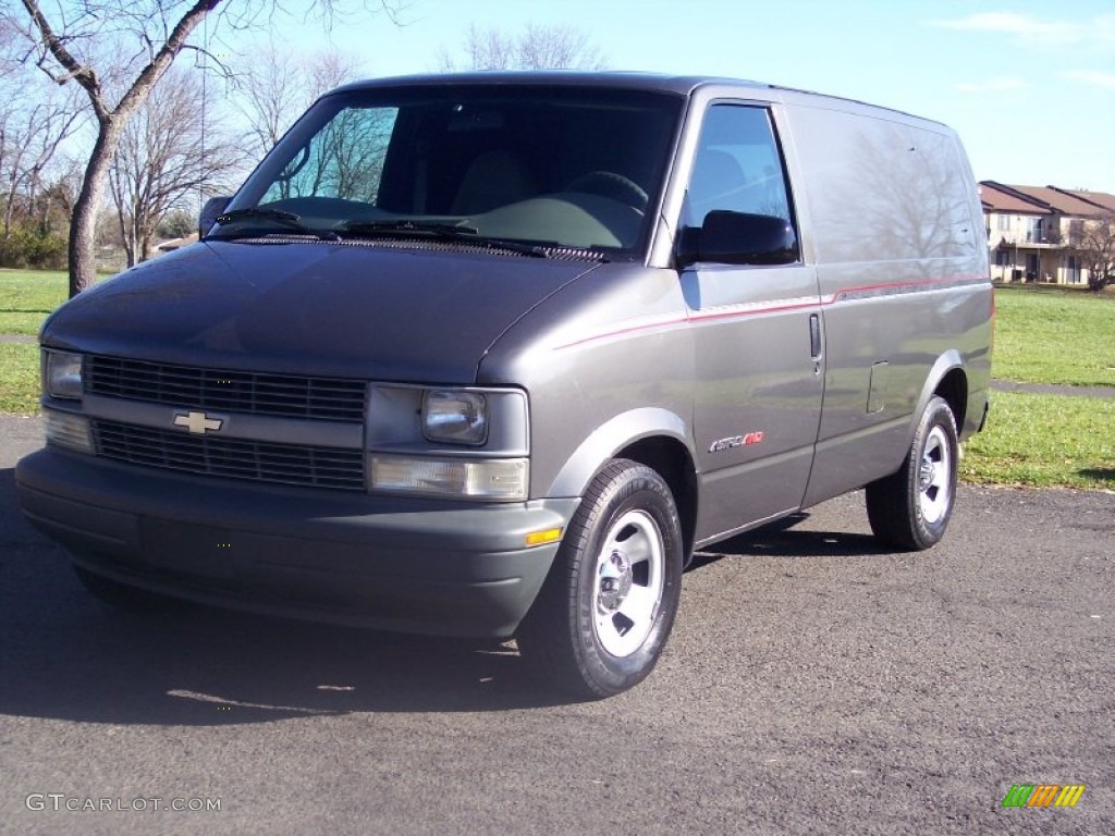 2002 Astro AWD Commercial Van - Medium Charcoal Gray Metallic / Neutral photo #9