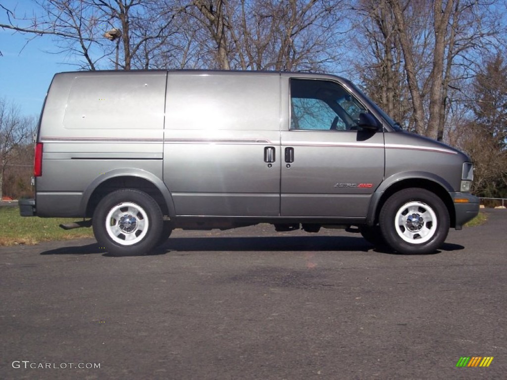 2002 Astro AWD Commercial Van - Medium Charcoal Gray Metallic / Neutral photo #17