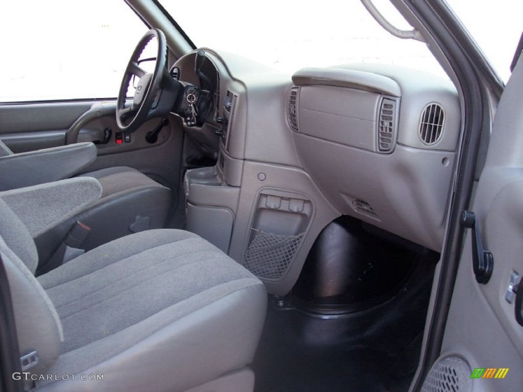 2002 Astro AWD Commercial Van - Medium Charcoal Gray Metallic / Neutral photo #43