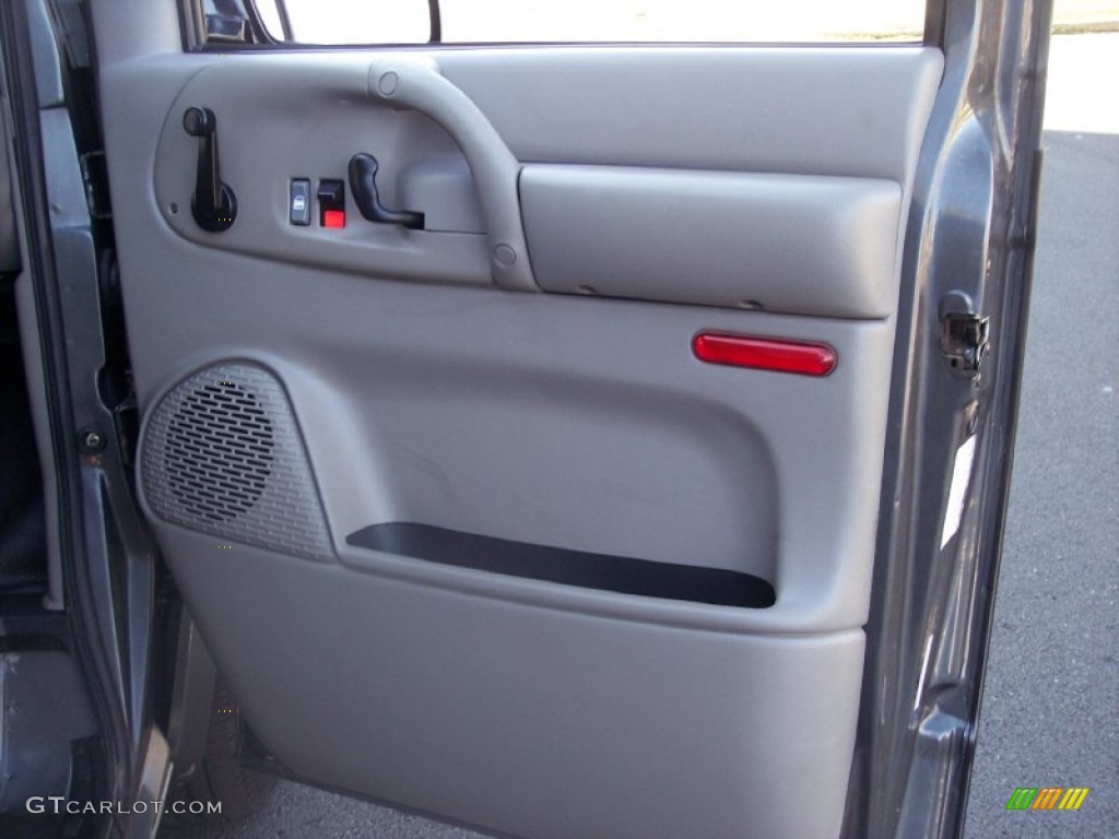 2002 Astro AWD Commercial Van - Medium Charcoal Gray Metallic / Neutral photo #46