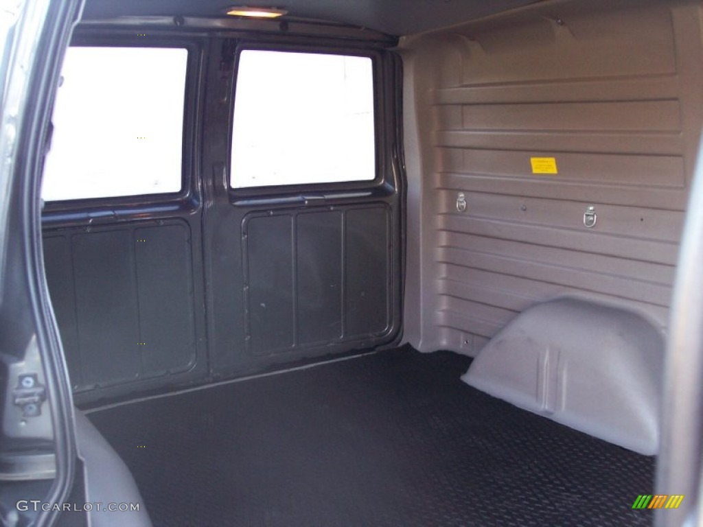 2002 Astro AWD Commercial Van - Medium Charcoal Gray Metallic / Neutral photo #52
